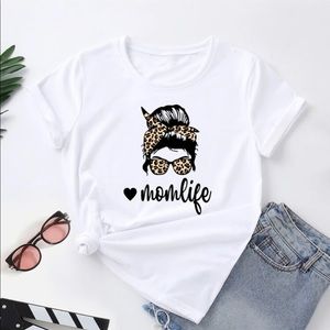 NWOT Mom Life Tee T Shirt Size 6 (M)